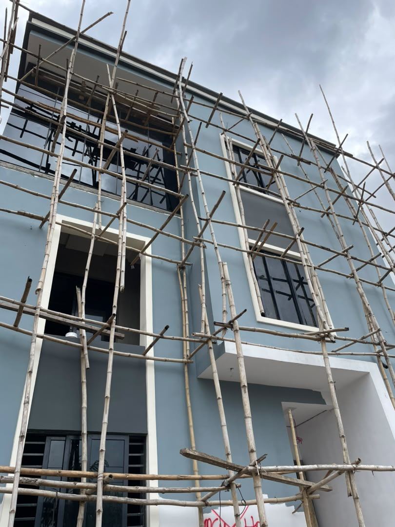 5-Bedroom Fully Detached Duplex located in Adeniyi Jones, Ikeja